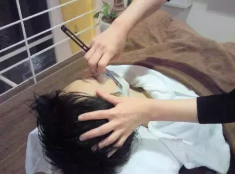 阪急武庫之荘駅から徒歩1分で深夜23時まで営業！忙しいビジネスマンに人気の『メンズ美容室 BAGUS』の情報を駅近ドットコムで公開