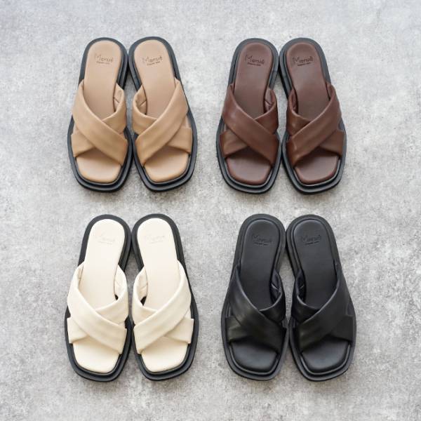 印象的な足もとへ。トレンドキーワード【クッションサンダル】