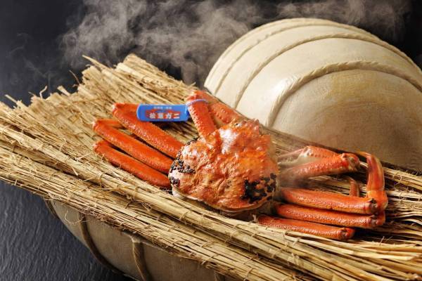 【界】～島根県・界 出雲で新たな蟹会席「活松葉蟹の豊年蒸し」が登場～蟹漁解禁期間限定　独自の調理法で提供する界の活蟹会席｜期間：2022年11月7日〜2023年3月10日（開始・終了日は施設により異なる）／施設：界 出雲、界 玉造、界 加賀