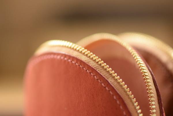 シルバー＆革アクセサリーAJINA　手のひらサイズ ミネルバボックスの小銭入れ/コインケースを発売