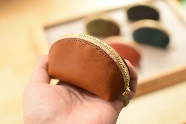 シルバー＆革アクセサリーAJINA　手のひらサイズ ミネルバボックスの小銭入れ/コインケースを発売