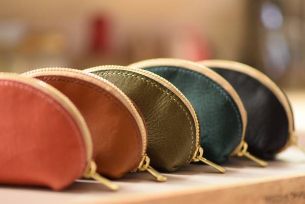 シルバー＆革アクセサリーAJINA　手のひらサイズ ミネルバボックスの小銭入れ/コインケースを発売