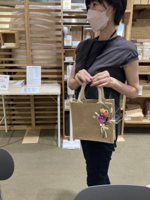 【フラワーロス削減】「ドライフラワーのコサージュバッグをつくろう」無印良品各店にてワークショップを開催しました！