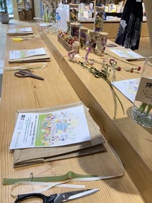 【フラワーロス削減】「ドライフラワーのコサージュバッグをつくろう」無印良品各店にてワークショップを開催しました！