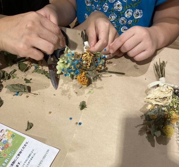 【フラワーロス削減】「ドライフラワーのコサージュバッグをつくろう」無印良品各店にてワークショップを開催しました！