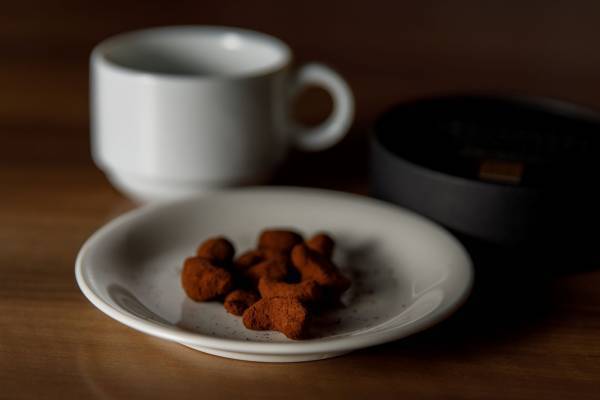 【一の坊公式オンラインショップ】 バレンタインギフトに「ICHINOTANE　大人のビターチョコカシューナッツ～塩竃の藻塩仕立て～」新登場