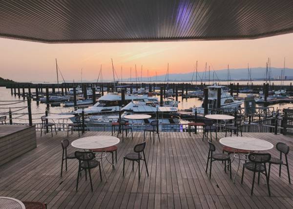 biid（ビード）【海を眺めてお食事】「CAFE&DINING HEMINGWAY(カフェ&ダイニング ヘミングウェイ)」が4月29日よりプレオープン！