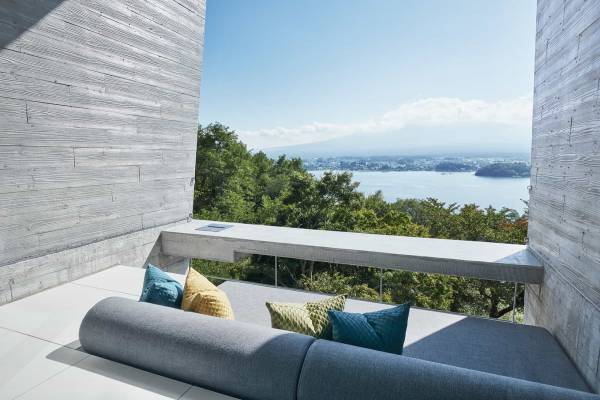 【星のや富士】河口湖を望むテラスで「グランピングフルーツ朝食」提供　こだわりのビネガーも｜期間：2022年6月20日～8月31日