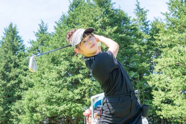 緊張をパワフルなスイングで吹き飛ばす！女優 矢作穂香が初登場！「ゴルフ女子 ヒロインバトル」10月2日（日）夕方6時30分～ BS12で放送！