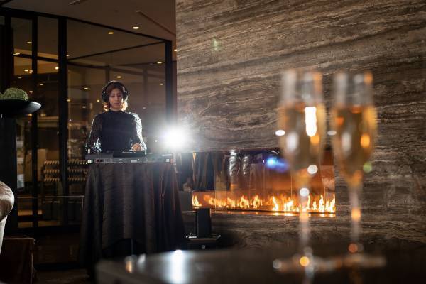 【名古屋】シャンパンを片手にDJライブミュージックを楽しむ大人なナイトラウンジ『DJ Champagne Night』開催