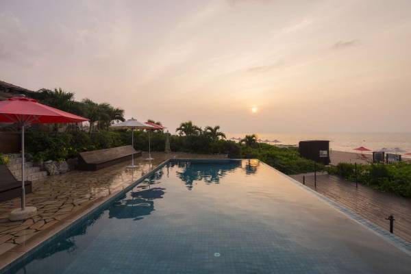 【リゾナーレ小浜島】満天の星や朝日を眺めながら、ビーチの屋外型サウナでリフレッシュできる「夜明けのビーチサウナ」開催 ～サウナの後は隣接するプールを貸し切り、整い時間を堪能～｜期間：2023年1月24日～2月28日