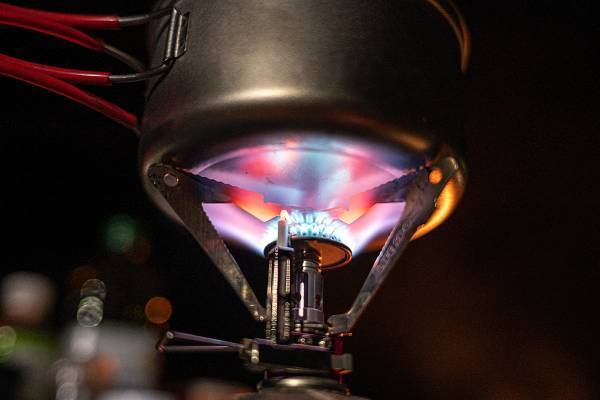 アウトドアでの料理に最適な新商品の軽量平ナベ「Ti U.L. Pot」が、累計販売数3000個を達成！