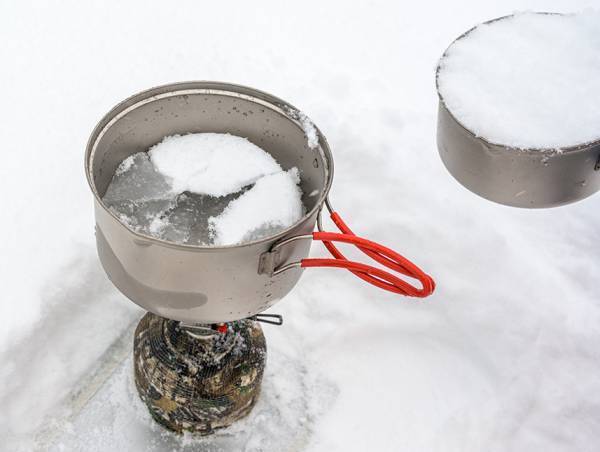 アウトドアでの料理に最適な新商品の軽量平ナベ「Ti U.L. Pot」が、累計販売数3000個を達成！