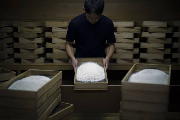 【界 霧島】～職人、生産者と行うご当地文化体験「手業(てわざ)のひととき」・冬～「杜氏から教わる本格焼酎と醸造蔵見学」開催｜期間：2022年2月3日～3月24日