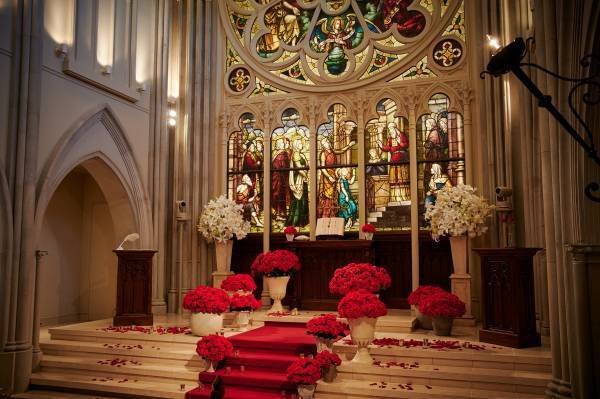 まるで映画の主人公！1,000本のバラに包み込まれて幸せの絶頂に！ 彼女が喜ぶバレンタイン＆ホワイトデーに“理想のプロポーズ”を実現するフラワーオプション 『 Dramatic Rose - ドラマティックローズ - 』