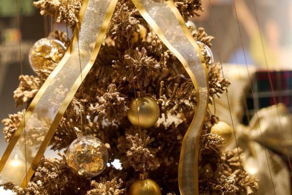 【OMO5金沢片町】金沢の伝統工芸品「金箔」をテーマにしたイベント「金箔クリスマス」開催中！｜期間：2022年12月1日～25日