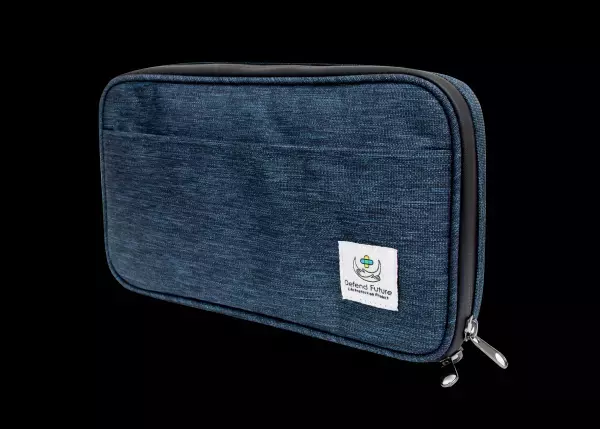 通帳や印鑑をひとまとめにする『Defend Future 防災貴重品ポーチ』9月30日より発売開始！