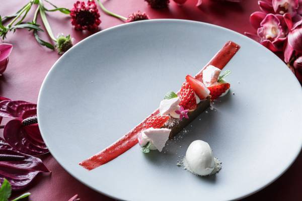 “食材の宝庫”石川県の旬の幸と、地元愛知県の食材を掛け合わせたアーティスティックなフレンチコース 『TAKUMIフレンチコース～石川県からの贈り物～』 期間限定販売