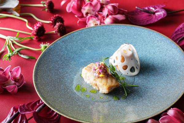 “食材の宝庫”石川県の旬の幸と、地元愛知県の食材を掛け合わせたアーティスティックなフレンチコース 『TAKUMIフレンチコース～石川県からの贈り物～』 期間限定販売