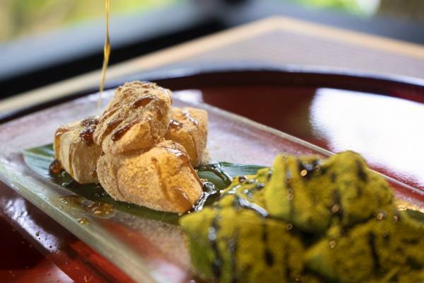 【完全京都感】祇園祭の隣にある静寂！青紅葉の圧巻絶景を見下ろしながら別格の“夏の和”を味わう　～eXcafe祇園八坂～