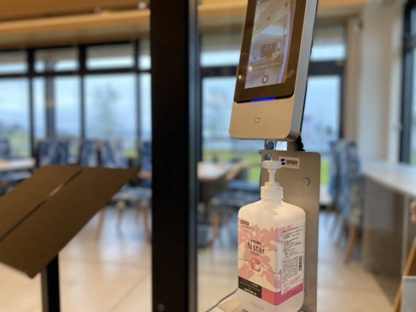 【CAFE BLUNO】QRコードを使用した非接触のセルフオーダーシステム導入