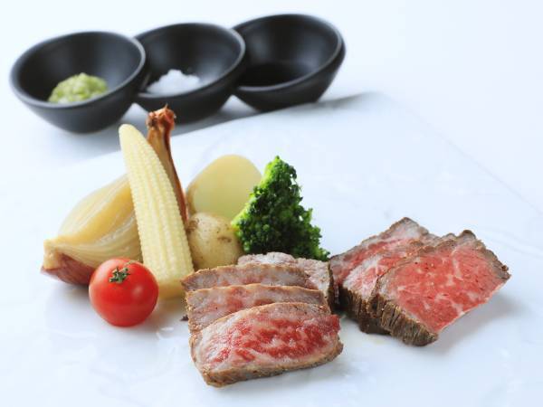 ＜期間限定＞部屋食プランでわんちゃん無料キャンペーン ご飯の時もずーっと一緒！愛犬とお得なおこもり旅しよう