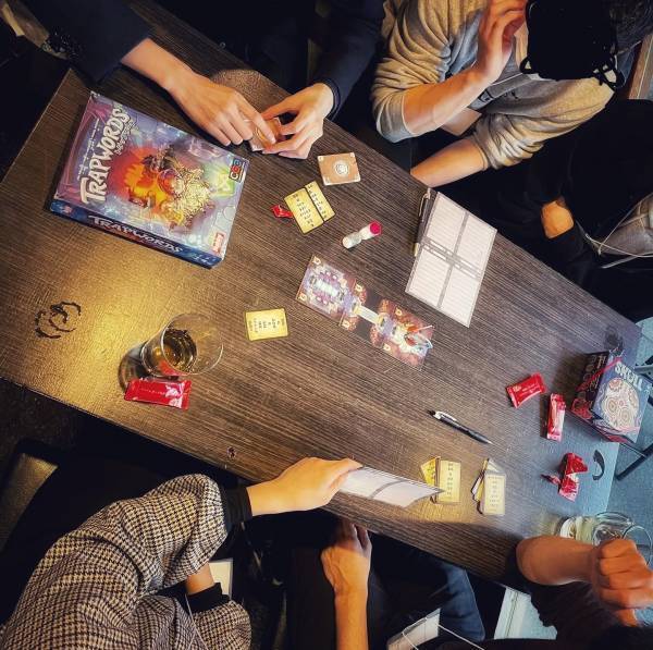 【ボードゲームで友達作り】土日に一日中遊んでも2000円！ボードゲームカフェ「たなぼたカフェ」が新宿にオープン！