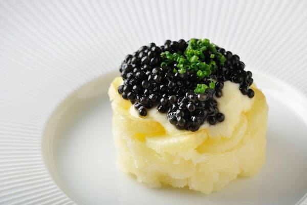 【リゾナーレトマム】大自然を見渡せる客室や料理、ウィンタースポーツを満喫できる「明けの贅沢～白銀の絶景スイートルームステイ～」登場｜期間：2022年1月10日～3月31日