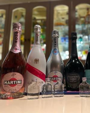 ゲーム好きの為の週末カラオケBar! 「K＆S Bar」が新宿三丁目にオープン!!