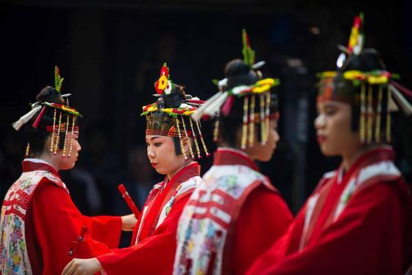 【星のや竹富島】4泊5日で重要無形民俗文化財「種子取祭」を体験できる「種子取祭満喫滞在」を新提供～奉納芸能の見学や世乞い(ユークイ)などに参加～｜期間：2022年10月1～５日