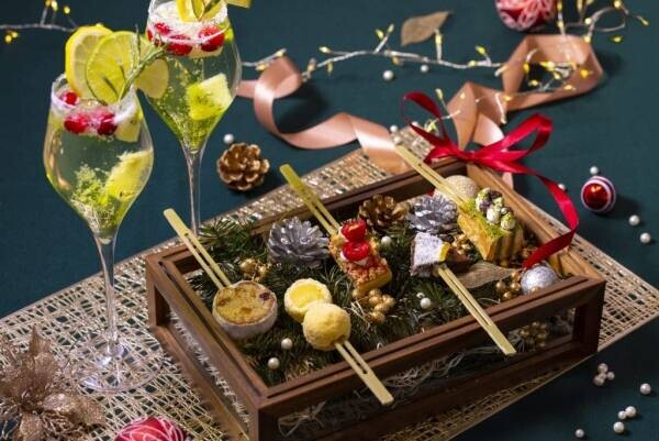 【OMO7大阪】串カツに見立てた串スイーツをクリスマス期間限定で提供　～うずらをイメージしたチーズケーキや、串カツの衣に似た食感が楽しめるミルフィーユなど、全5種の串スイーツ～