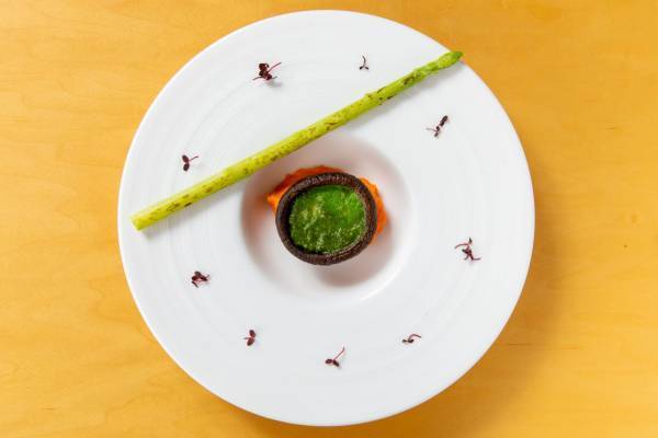 最高品質フランス鴨が平日バレンタインディナーで無料！日本初4年連続野菜ソムリエアワード受賞レストランで楽しむ冬のオーダー料理【宮城蔵王・遠刈田温泉ゆと森倶楽部】