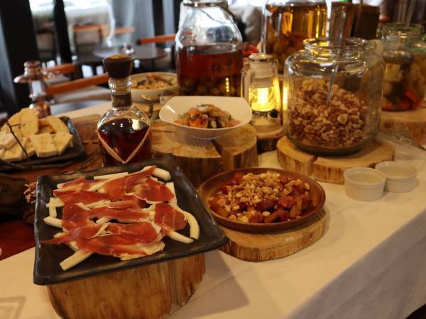 河口湖で本格BBQ付きグランピング『いちご De グランピング!! 』