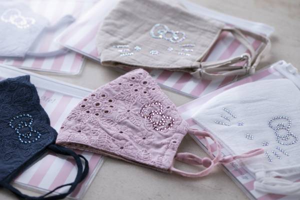 淡路島西海岸 ２つのハローキティのオンラインショップに 「Bling Me! × ハローキティ」 の大人可愛い商品が新登場！