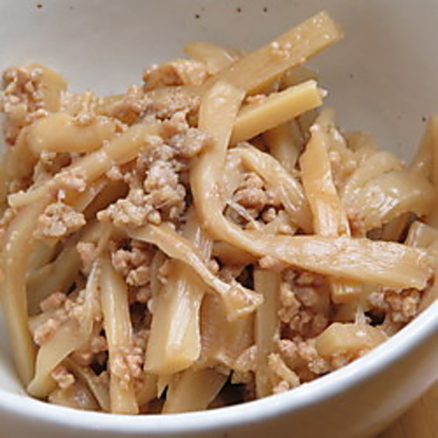 上北沢駅から徒歩5分の『中華そば はな田』歌舞伎町の元NO１ホストが名店『めとき』をリスペクトして作る一杯、にぼしの香りが食欲をそそる中華そばが大人気！Findグルメで情報を公開