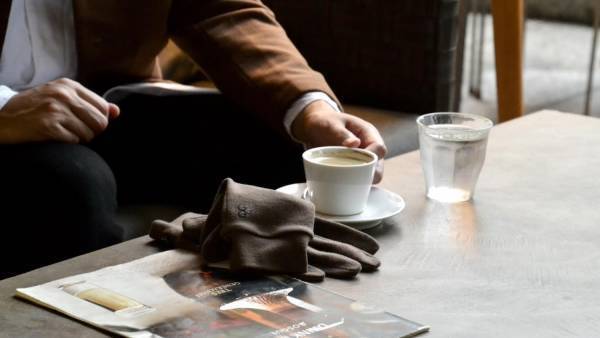 スッと指出し、直感的にタッチ！『美しく触れる。』現代型グローブ2022最新モデルを10月6日よりMakuakeにて先行販売開始！