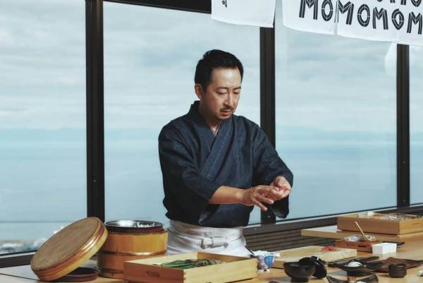 【OMO5小樽】宿泊者限定！小樽湾の絶景が見える小樽天狗山スキー場の山頂で、お寿司を提供するプログラム「ゲレンデ寿司」開催│期間：2022年12月23日～2023年3月10日