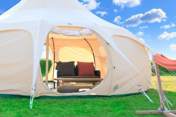 【本場カナダ産オマール】限定メニューを５施設で同時販売『UNO オマール・ヌーボー』開催