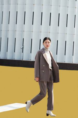 「RAXA playful」ブランド初となる秋冬企画を公式オンラインショップで先行発売　色ものニットやジェンダーレスファッションを取り入れたコーディネートを訴求