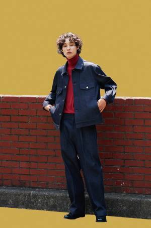 「RAXA playful」ブランド初となる秋冬企画を公式オンラインショップで先行発売　色ものニットやジェンダーレスファッションを取り入れたコーディネートを訴求