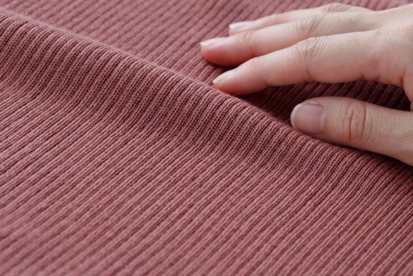 インスタライブでフォロワーの方々と一緒につくる共創企画の第3弾～みんなの“欲しい”を形に！使いやすさにこだわった『ジブンイロニット』～