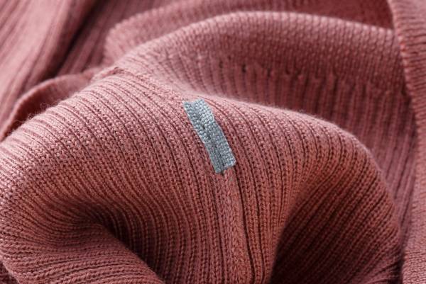 インスタライブでフォロワーの方々と一緒につくる共創企画の第3弾～みんなの“欲しい”を形に！使いやすさにこだわった『ジブンイロニット』～