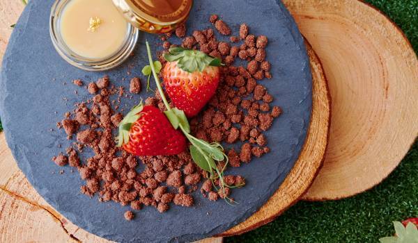 都心で楽しむ“いちご狩り”イメージのアフタヌーンティー！厳選いちごやキュートなスイーツ＆ドリンクが勢ぞろい