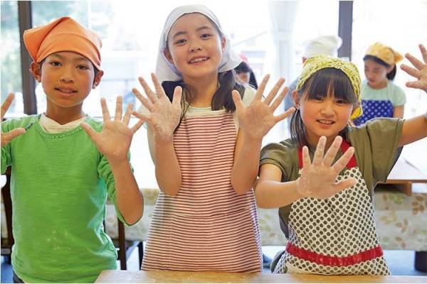 うどん県香川県の宿・大江戸温泉物語 ホテルレオマの森で楽しむ夏休み限定無料イベント【手打ちうどん体験】が7月21日スタート！