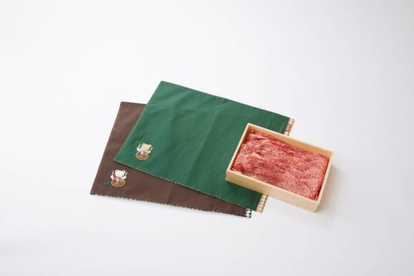 ＪＡ全農兵庫のオンラインショップ「あつめて、兵庫。」 × ファミリア 【コラボ 第２弾】　神戸ビーフを愉しむ「オリジナルランチョンマット」  先着800セット限定　＜ 4月22日（金）予約受付開始＞