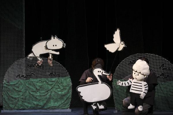 人形劇団プークお正月公演　イラストレーター長場雄 美術デザイン『ピーターとおおかみ』／名作絵本『わにがまちにやってきた』上演決定　カンフェティでチケット発売