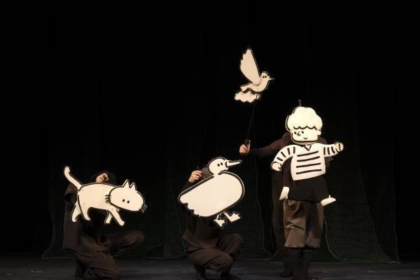 人形劇団プークお正月公演　イラストレーター長場雄 美術デザイン『ピーターとおおかみ』／名作絵本『わにがまちにやってきた』上演決定　カンフェティでチケット発売