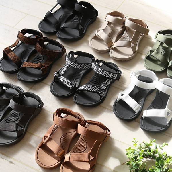 春夏の足もとをオシャレに歩きやすく！スポーツサンダル5選