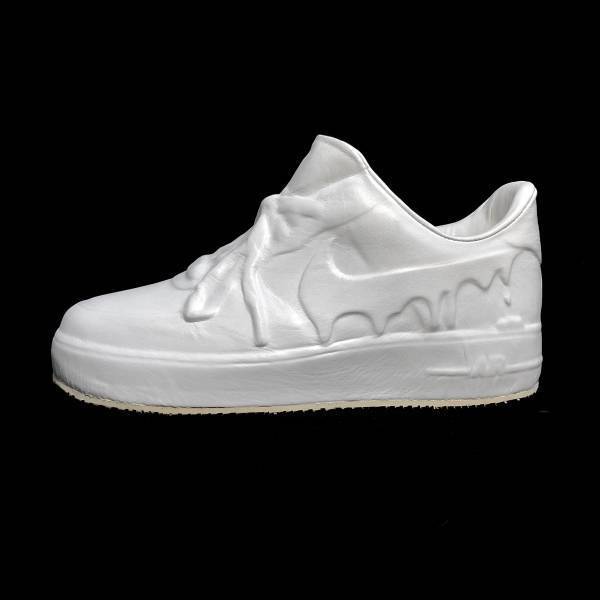 この夏一番のBIG NEWS解禁！！人気カスタムスニーカーブランドのSTuREETの商品が手に取れるように準備中！TwitterやInstagramを見逃すな！