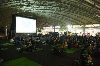 サーキットが一夜限りの野外映画館に。富士スピードウェイにて『カーズ』の上映が決定！